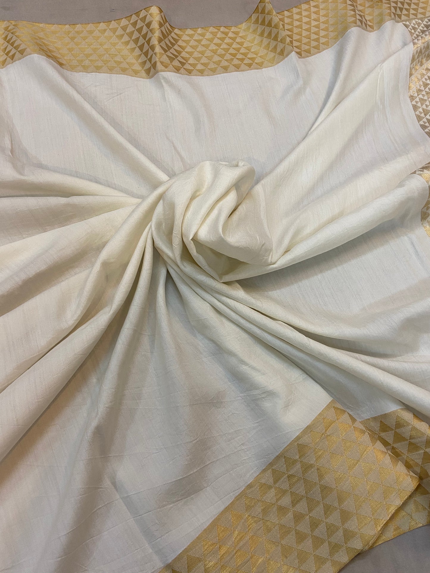 Pure White Pure Banarasi Katan Chiniya Silk Handloom Saree by Shades Of Benares - banarasi - banarasi saree shop